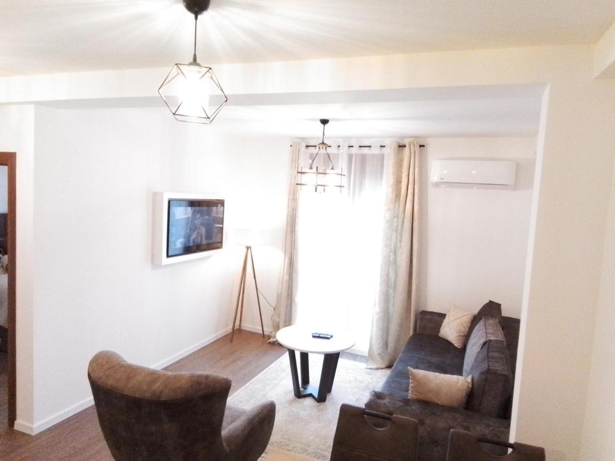 Apartmani Fantasia เซทินเจ ภายนอก รูปภาพ
