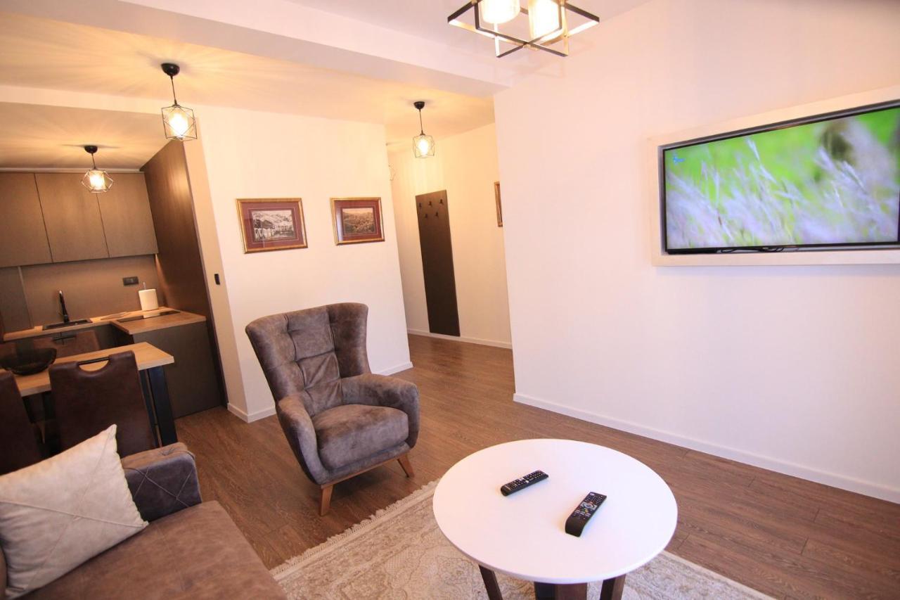 Apartmani Fantasia เซทินเจ ภายนอก รูปภาพ