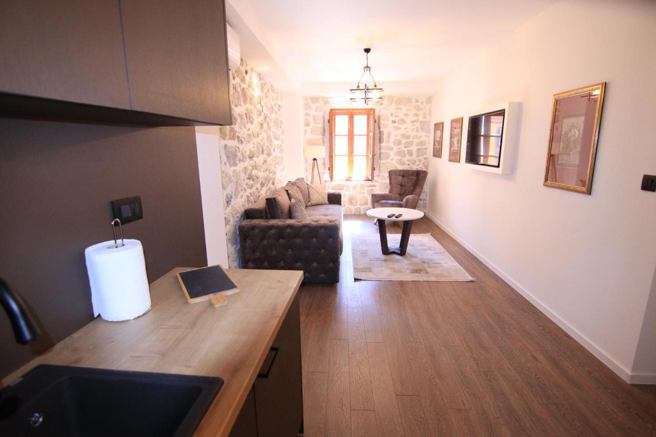 Apartmani Fantasia เซทินเจ ภายนอก รูปภาพ