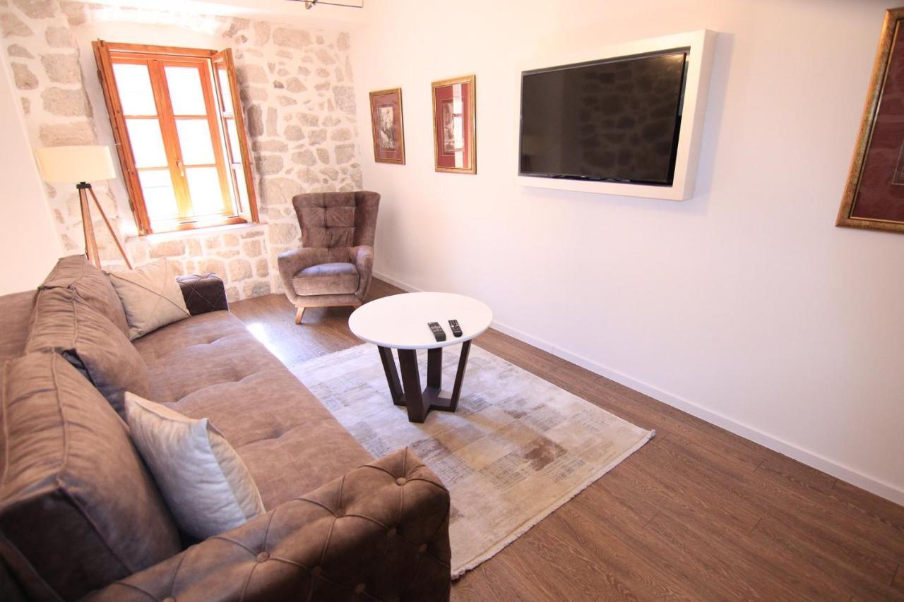 Apartmani Fantasia เซทินเจ ภายนอก รูปภาพ