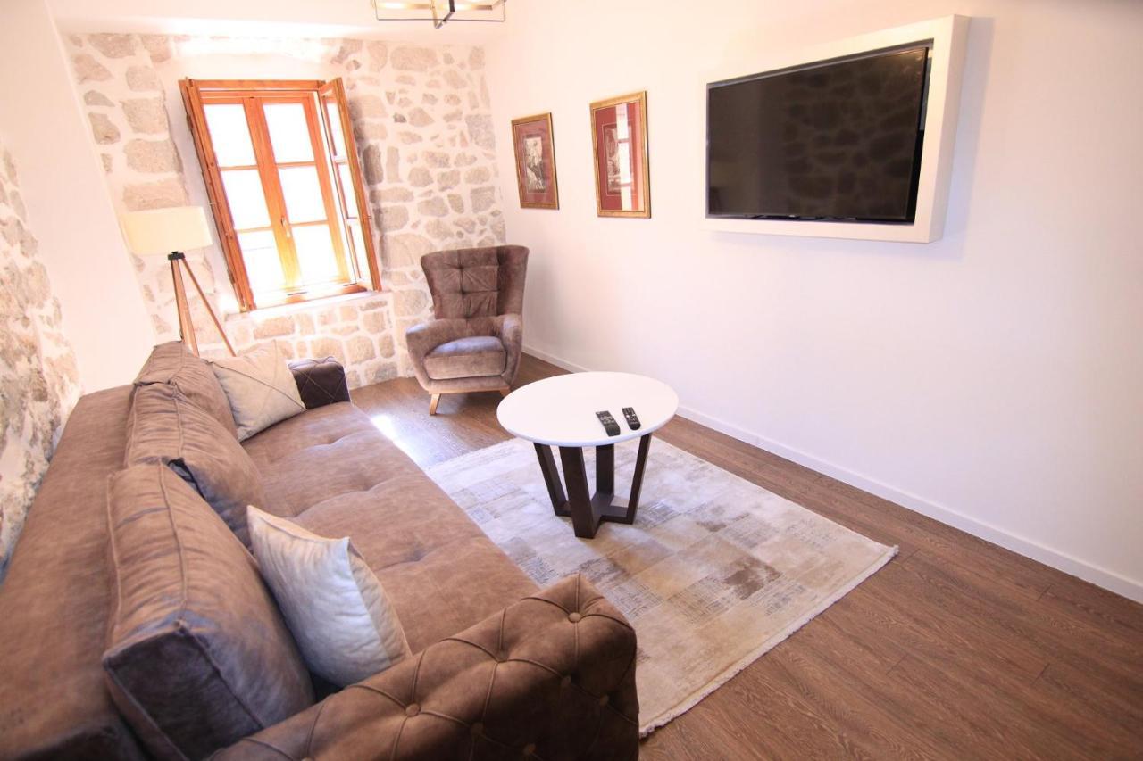 Apartmani Fantasia เซทินเจ ภายนอก รูปภาพ