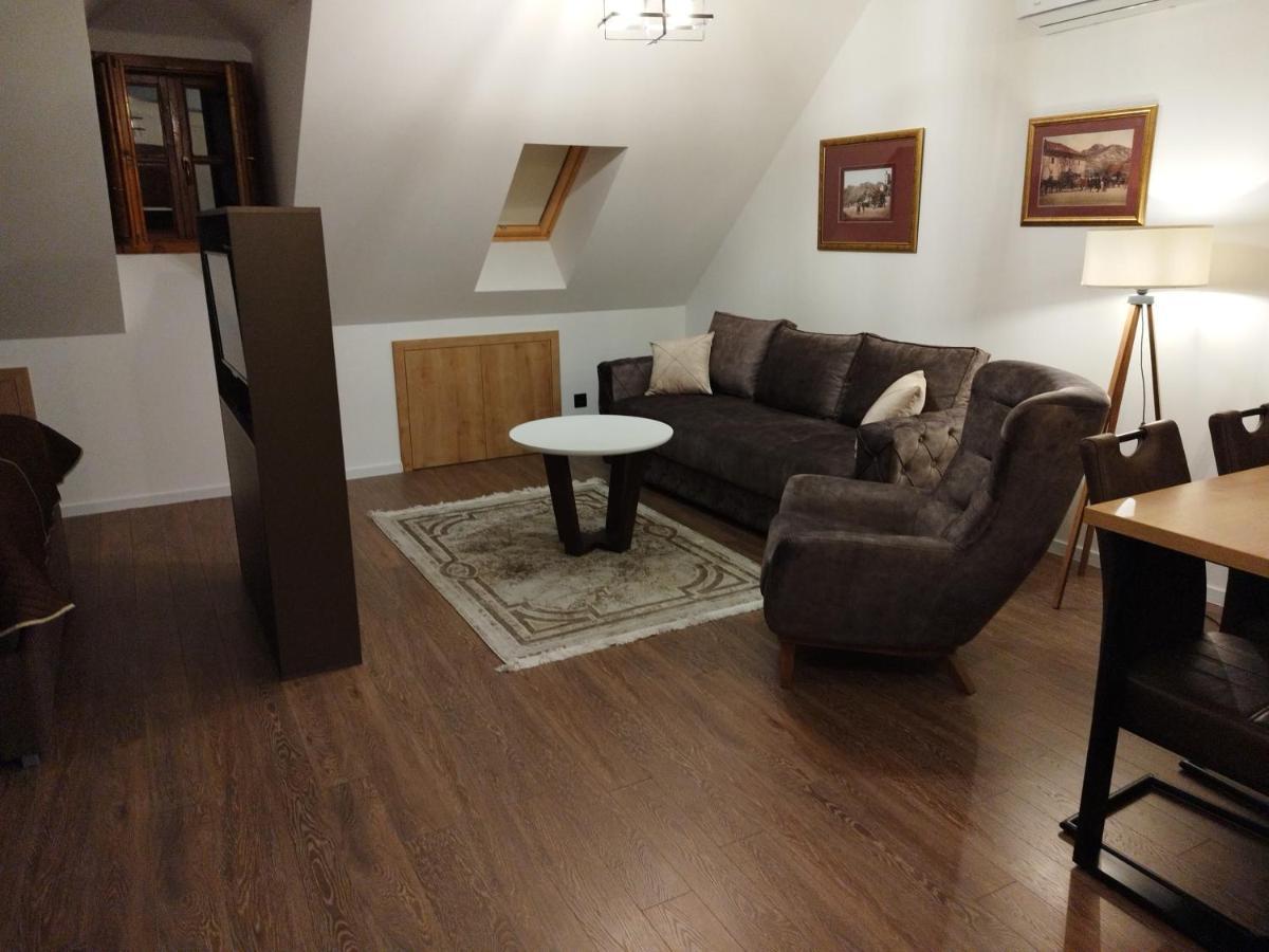 Apartmani Fantasia เซทินเจ ภายนอก รูปภาพ